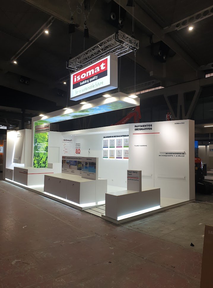 Stand de feria: ISOMAT Rebuild 2026: construccion de stand con superficies retroiluminadas, vista 5